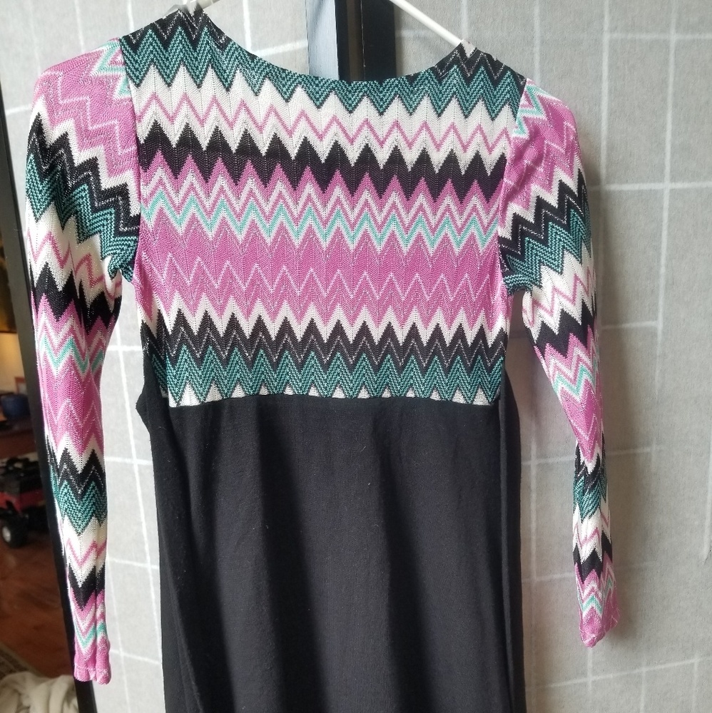 Dress - Picture 2 of 4